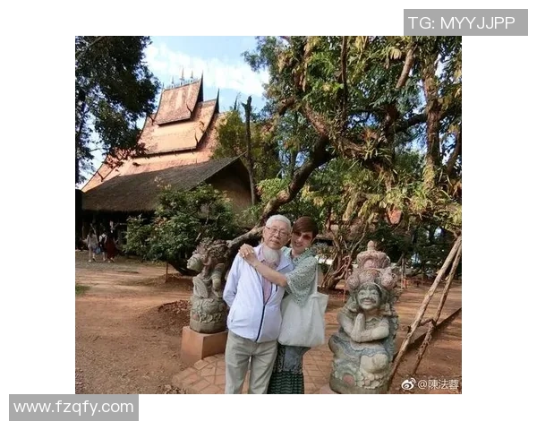 足球明星与父亲亲密合影背后的摄影师是谁揭开幕后故事